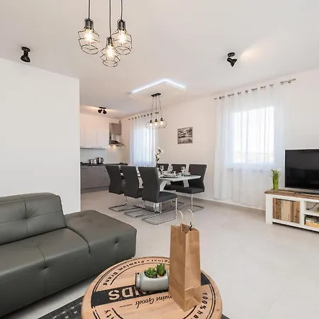 Palmarosa Tatil Evi *