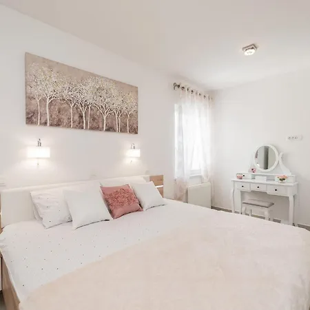 Palmarosa Tatil Evi *