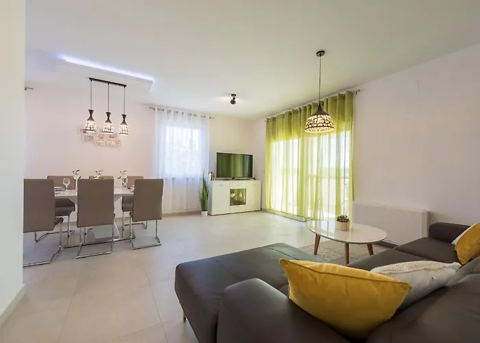 Palmarosa Feriehus Zadar